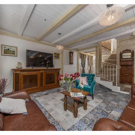 Gorgeous In With Wifi Holiday home *